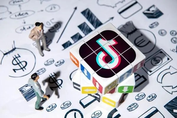 用手机可不可以查出一个人的社交信息？